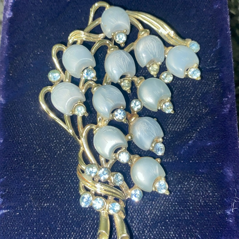 Vintage signed STAR Rhinestone Brooch